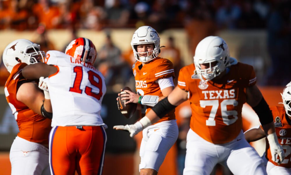 Texas Longhorns quarterback Quinn Ewers (3) against Clemson