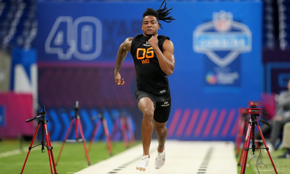 Texas Longhorns wide receiver Isaiah Bond runs 40-yard dash