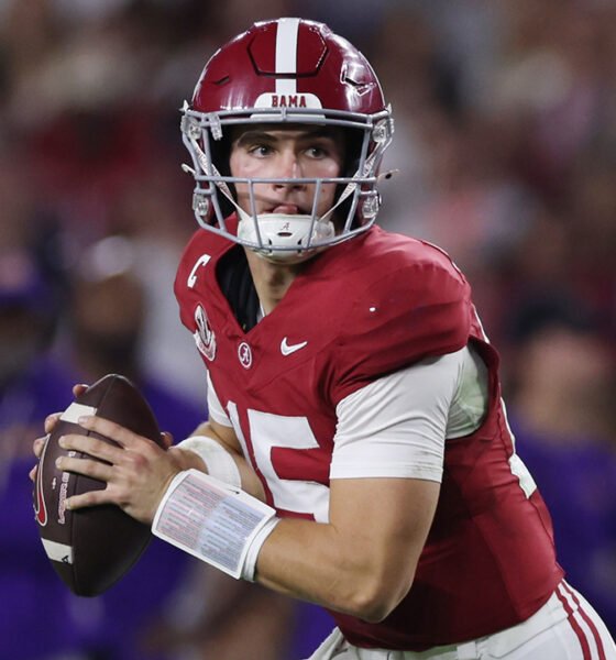 Alabama Quarterback Ty Simpson (15) in action against LSU