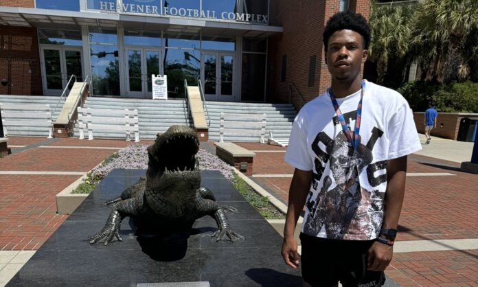 2027 quarterback Jamison Roberts